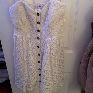 White lace dress with buttons